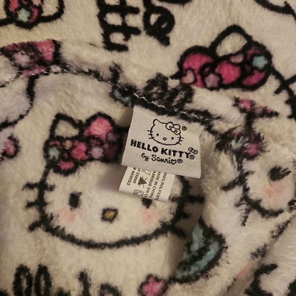 Hello kitty blanket hello kitty valentines hearts candy design - Picture 2 of 3